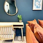 Barton Luxury 1 Of 2 Sleeps 6