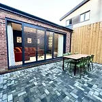 Prázdninový dům Barton Luxury 1 Of 2 Sleeps 6