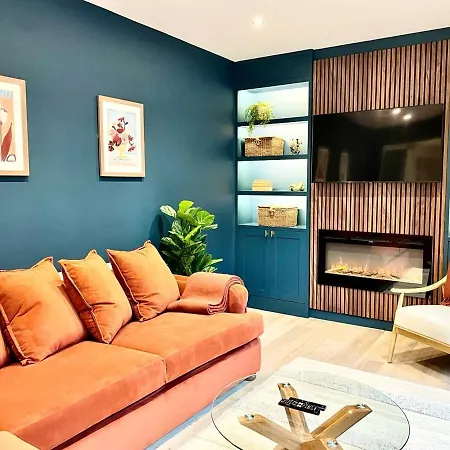 Barton Luxury 1 Of 2 Sleeps 6 *