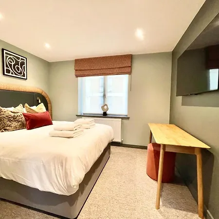 Barton Luxury 1 Of 2 Sleeps 6 Prázdninový dům *