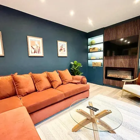 Barton Luxury 1 Of 2 Sleeps 6 Prázdninový dům