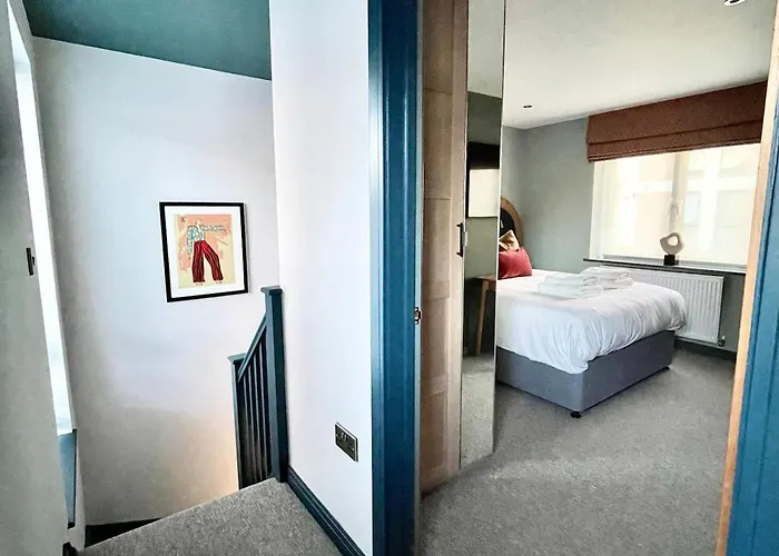 Barton Luxury 1 Of 2 Sleeps 6 * Бристоль