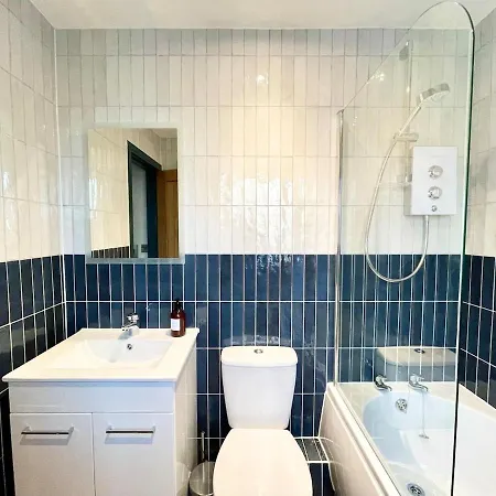 Barton Luxury 1 Of 2 Sleeps 6 بيت للعطل *