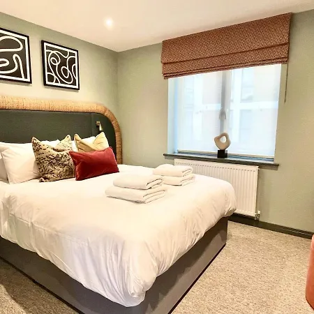 بيت للعطل Barton Luxury 1 Of 2 Sleeps 6 *