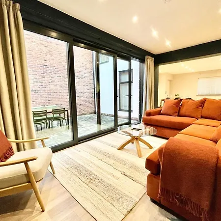 Barton Luxury 1 Of 2 Sleeps 6 بريستول